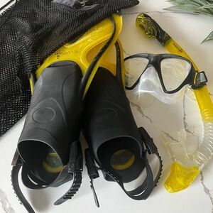 Yellow and Black Snorkel Set